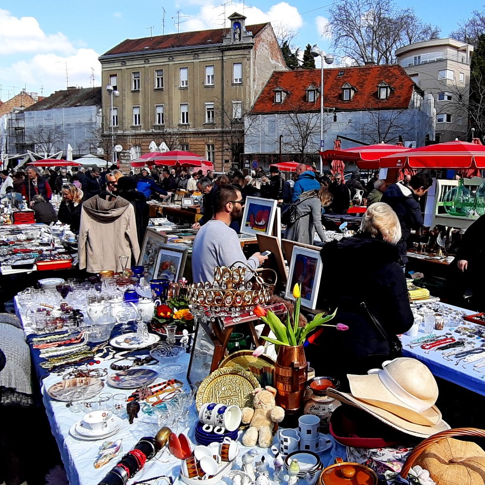 Zagreb Sunday antic market at British square